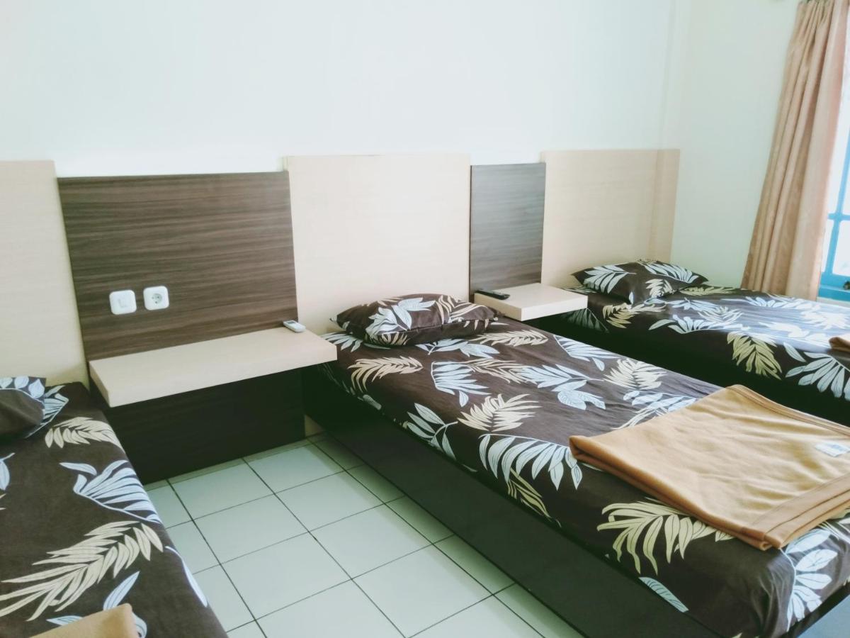 מדיון Hotel Taman Indah מראה חיצוני תמונה