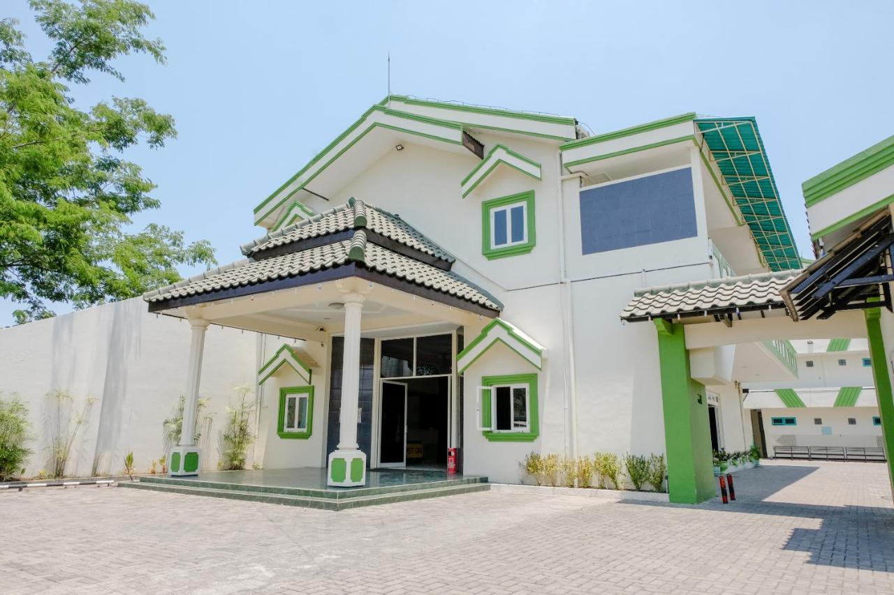 מדיון Hotel Taman Indah מראה חיצוני תמונה