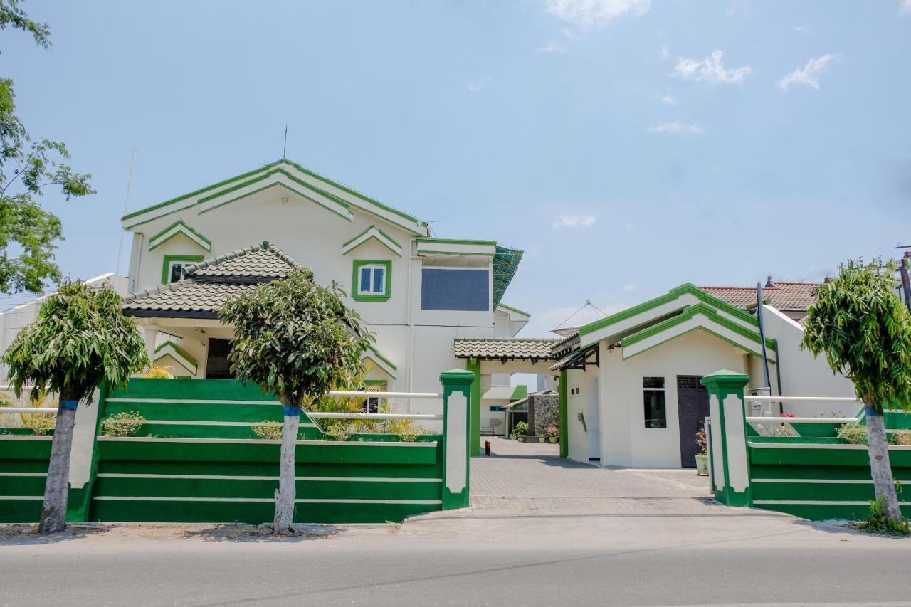מדיון Hotel Taman Indah מראה חיצוני תמונה